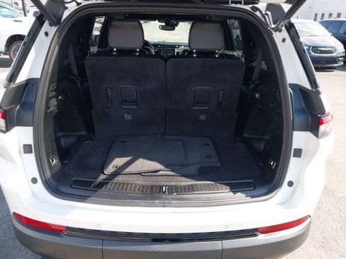 Used 2023 Jeep Grand Cherokee L Laredo image 23