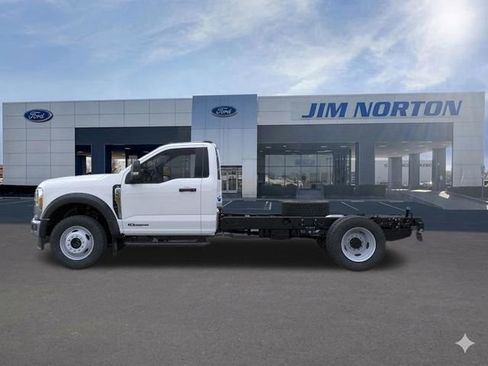 New 2025 Ford F550 4x4 Regular Cab Super Duty image 4