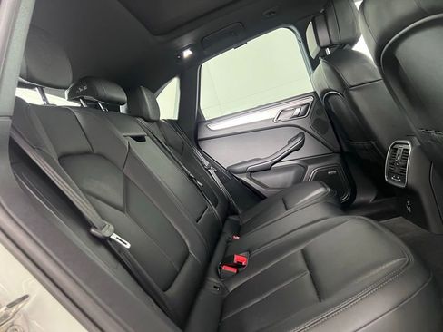 Certified 2026 Porsche Macan AWD/4WD image 25