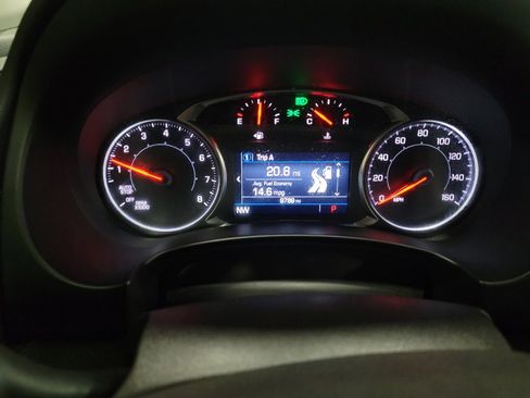 Used 2024 GMC Terrain SLE image 23