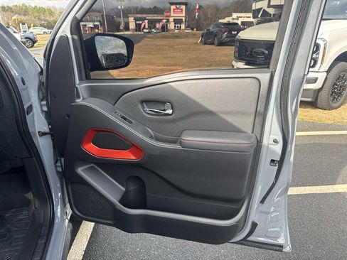 Used 2022 Nissan Frontier Pro-X w/ Technology Package image 28