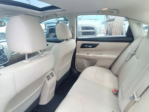 Used 2017 Nissan Altima 2.5 SV w/ Convenience Package FWD image 11