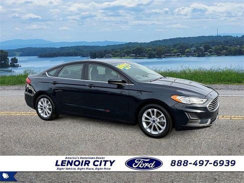 Certified 2020 Ford Fusion SE image 1