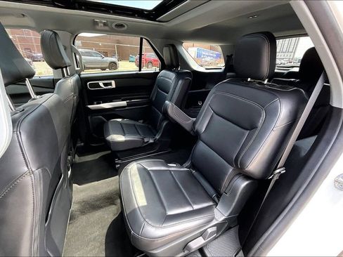 Used 2023 Ford Explorer XLT w/ Equipment Group 202A AWD/4WD image 25
