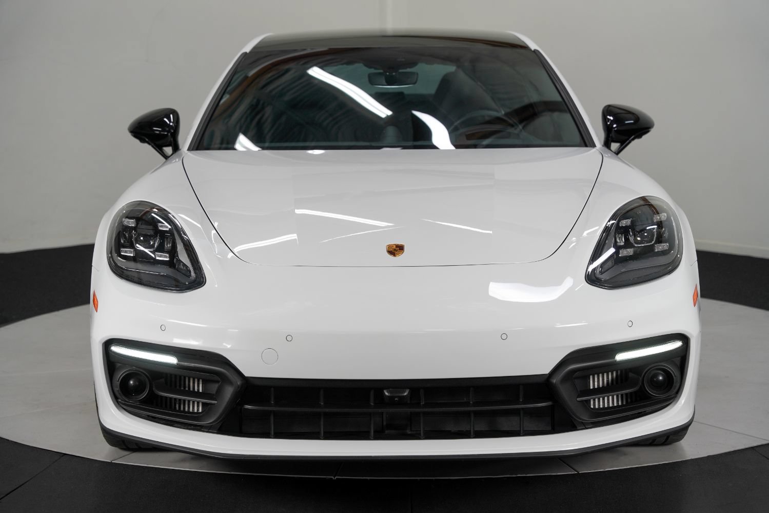 Used 2023 Porsche Panamera 4 Platinum Edition AWD/4WD image 10
