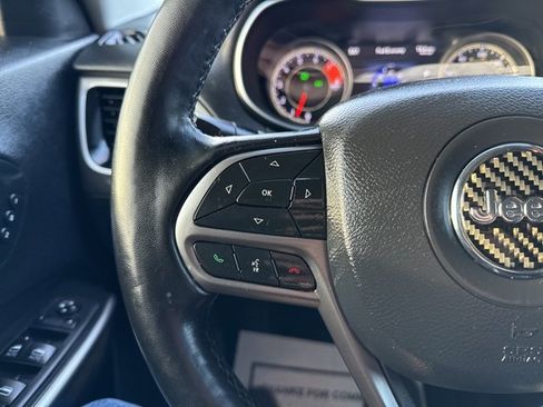 Used 2020 Jeep Cherokee Limited image 30