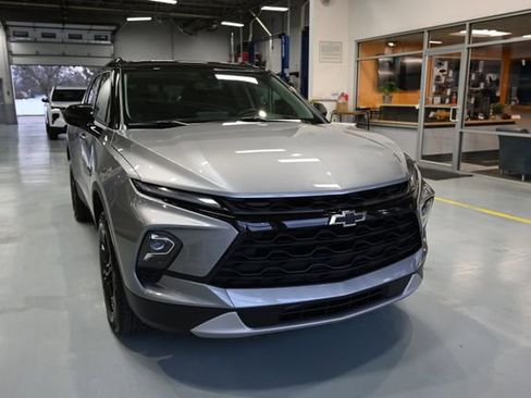 Used 2024 Chevrolet Blazer LT w/ Convenience Package image 3