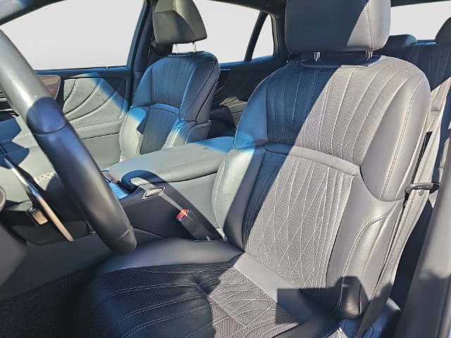 Used 2020 Lexus LS 500 w/ Interior Upgrade Package RWD image 18