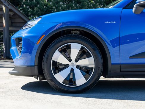 New 2026 Porsche Macan 4 Electric AWD/4WD image 13
