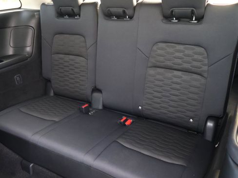 Used 2025 Nissan Pathfinder SV w/ SV Premium Package image 22