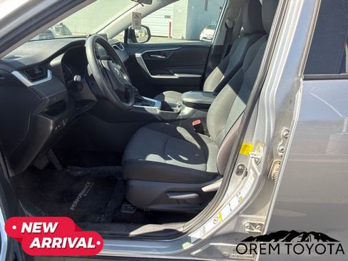 Used 2019 Toyota RAV4 XLE AWD/4WD image 10
