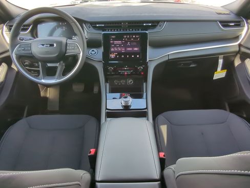 New 2025 Jeep Grand Cherokee L Laredo w/ Luxury Tech Group I image 13