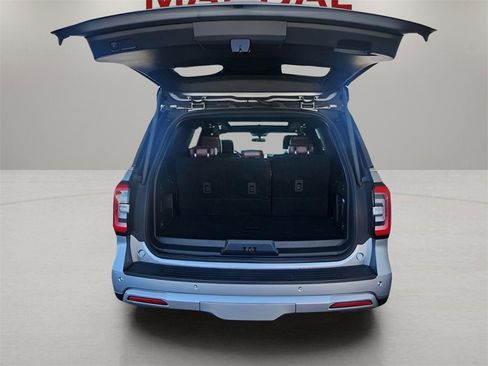 Used 2024 Ford Expedition Limited image 23