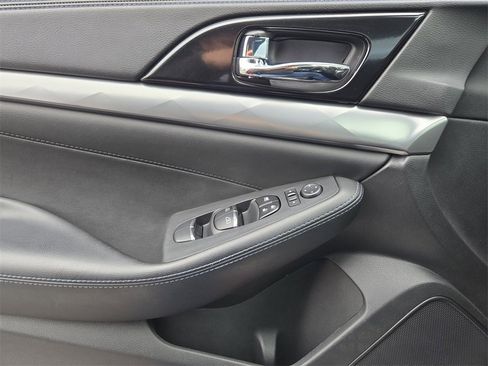 Used 2018 Nissan Maxima SR image 24