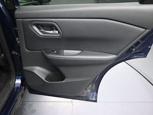 Used 2025 Nissan Rogue SV FWD image 15