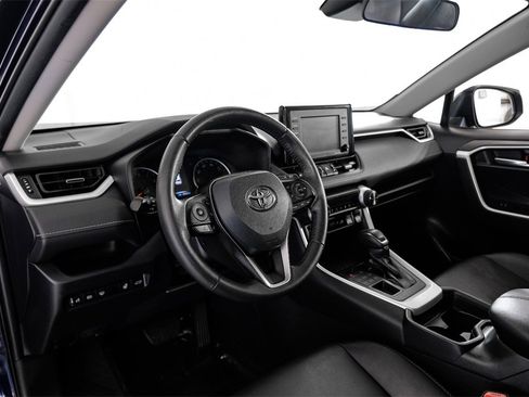 Used 2021 Toyota RAV4 XLE Premium image 3