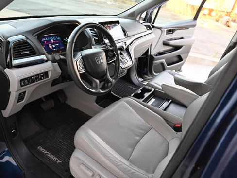 Used 2018 Honda Odyssey Elite image 11