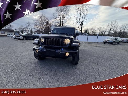 Used 2024 Jeep Wrangler Unlimited w/ Convenience Group AWD/4WD image 1