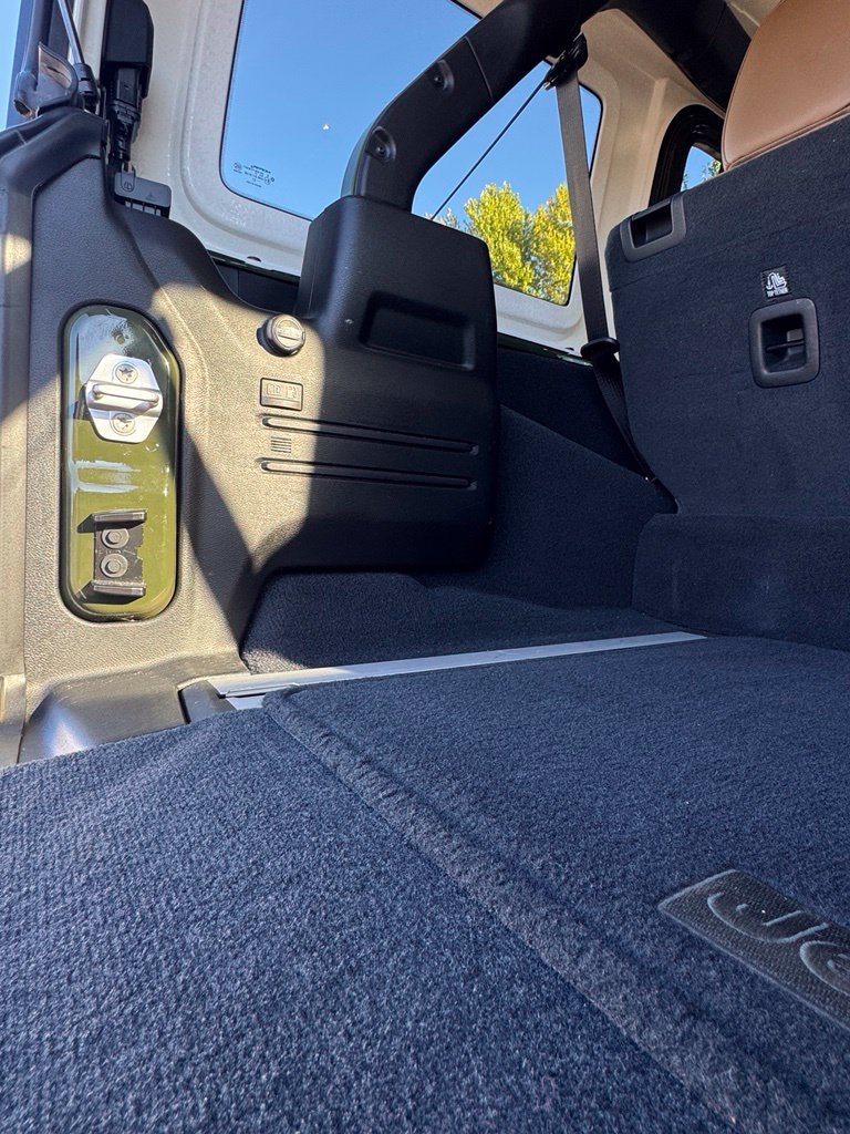 Used 2021 Jeep Wrangler Unlimited Sahara w/ Cold Weather Group AWD/4WD image 11