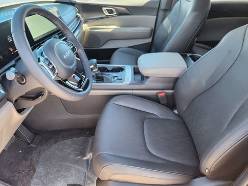 New 2026 Kia Carnival image 8