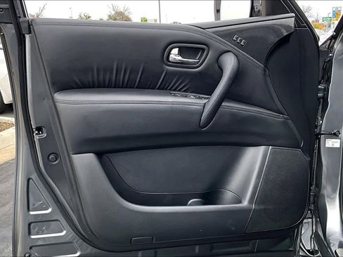 Used 2023 Nissan Armada SL w/ Midnight Edition Package image 21