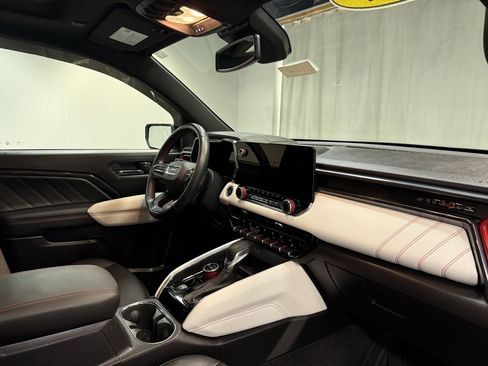 Used 2024 GMC Canyon AT4X w/ AT4X AEV Edition image 14