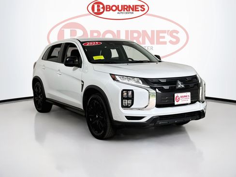 Used 2025 Mitsubishi Outlander Sport LE AWD/4WD image 1