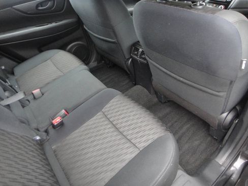 Used 2020 Nissan Rogue S AWD/4WD image 12