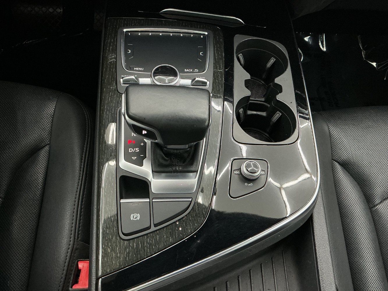 Used 2018 Audi Q7 3.0T Premium Plus w/ Premium Plus Package AWD/4WD image 38