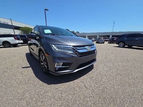 Used 2018 Honda Odyssey Elite image 2