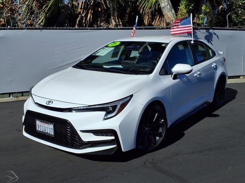 Certified 2025 Toyota Corolla SE image 25