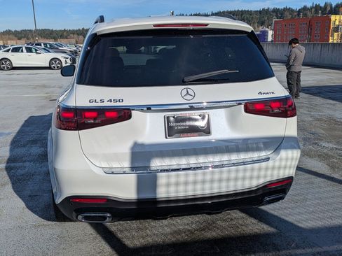 Used 2026 Mercedes-Benz GLS 450 4MATIC image 7