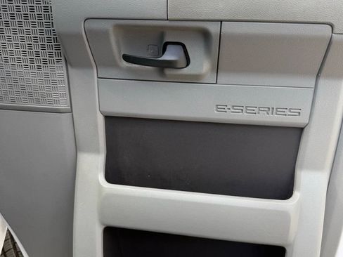 Used 2011 Ford E-250 and Econoline 250 Extended w/ PWR Group image 15