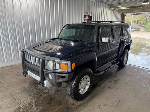 Used 2008 HUMMER H3 image 1
