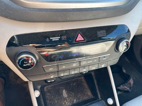 Used 2018 Hyundai Tucson Value FWD image 16