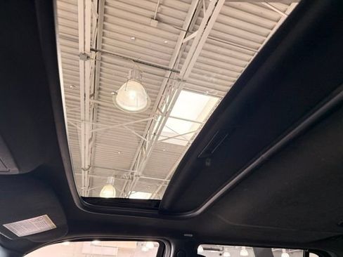 Used 2017 Ford Expedition Limited w/ Equipment Group 301A AWD/4WD image 17
