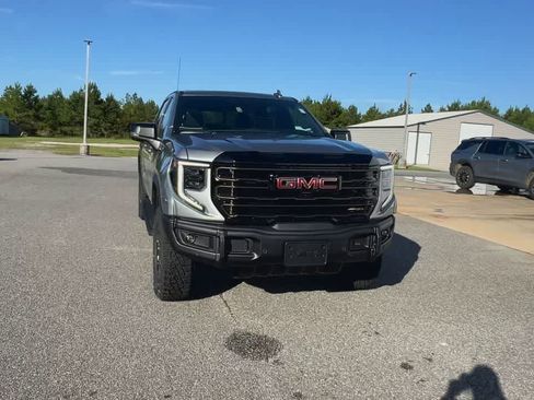 Used 2025 GMC Sierra 1500 AT4X image 3