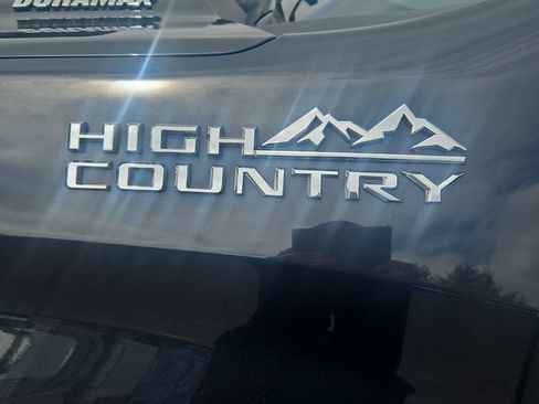 Used 2023 Chevrolet Silverado 1500 High Country w/ High Country Premium Package AWD/4WD image 5