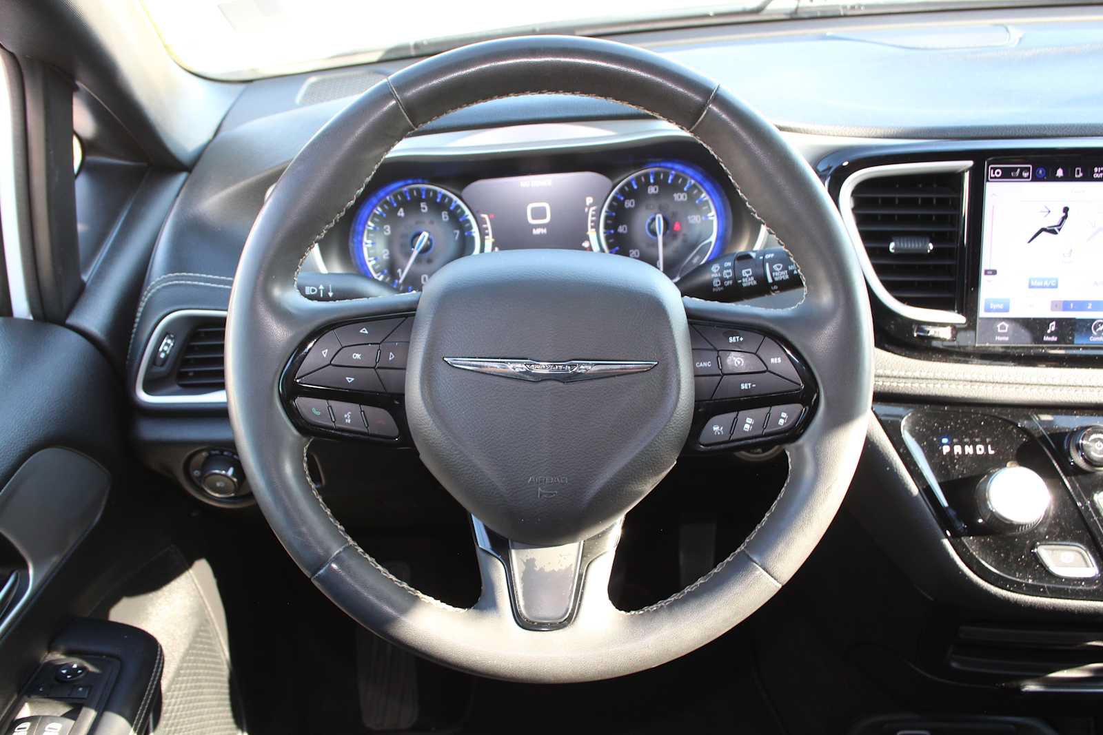 Used 2023 Chrysler Pacifica Touring FWD image 30