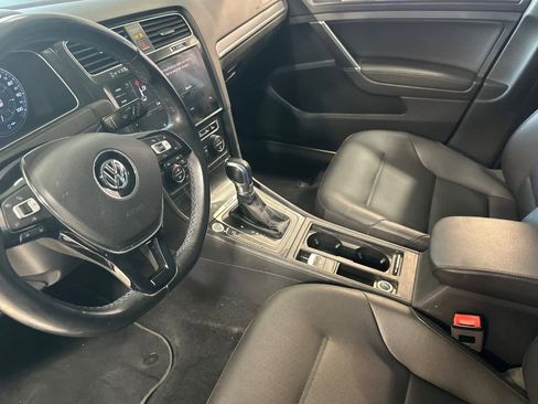 Used 2018 Volkswagen e-Golf SEL Premium image 12