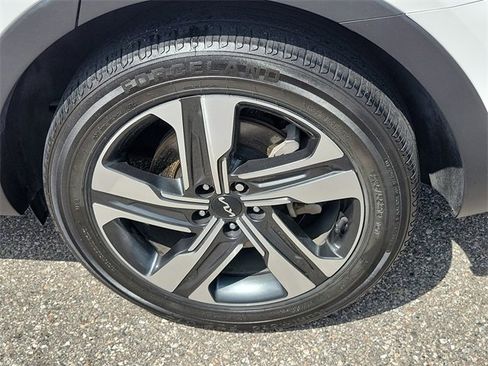 Used 2022 Kia Sorento EX w/ Panoramic Sunroof Package image 31