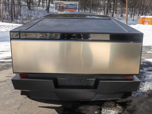 Used 2024 Tesla Cybertruck AWD Crew Cab image 7