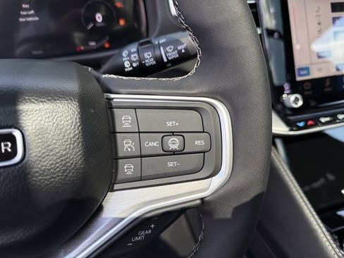 New 2026 Jeep Grand Wagoneer L Limited AWD/4WD image 31