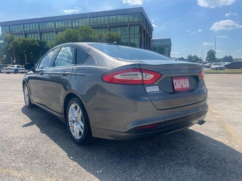 Used 2014 Ford Fusion SE FWD image 7