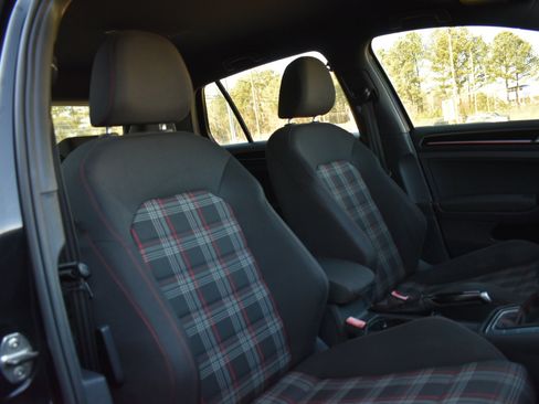 Used 2017 Volkswagen GTI S image 29