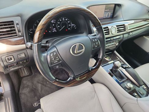 Used 2014 Lexus LS 460 w/ Comfort Package RWD image 10