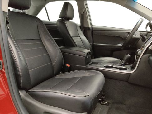 Used 2015 Toyota Camry XLE image 21