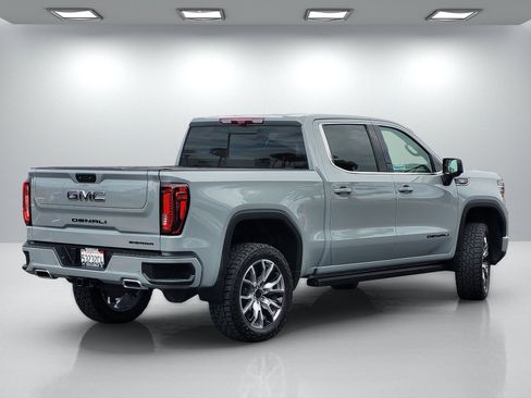 Used 2025 GMC Sierra 1500 Denali w/ Denali Reserve Package AWD/4WD image 4