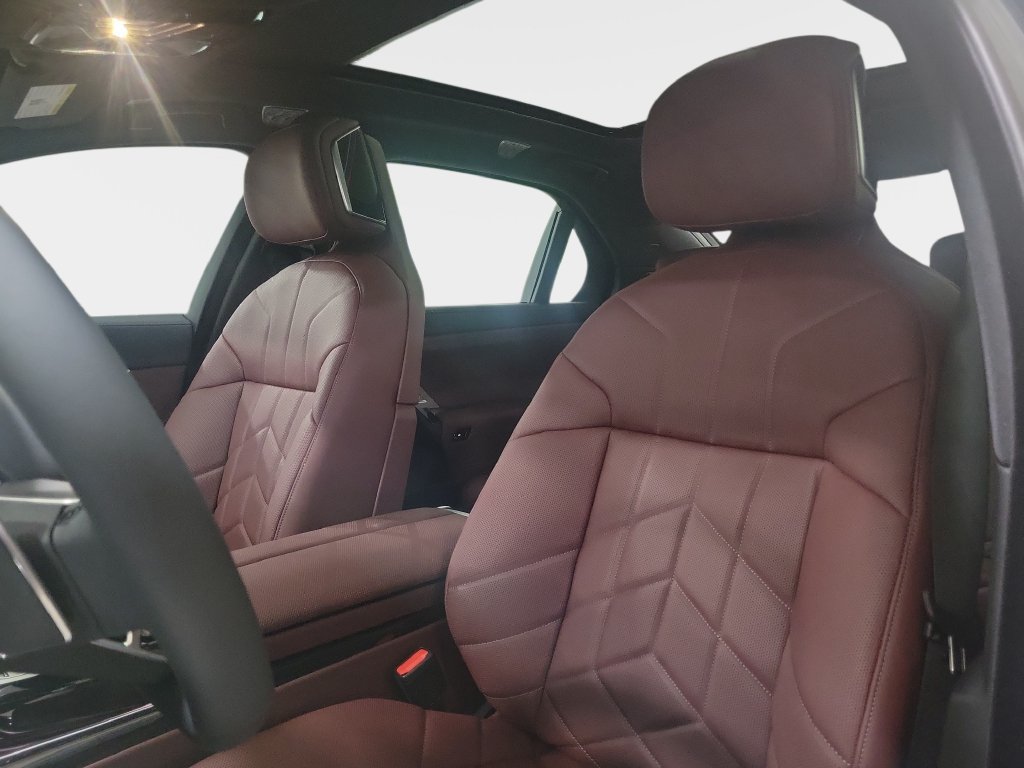 New 2026 BMW 740i w/ Executive Package RWD image 12