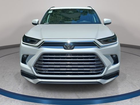 Used 2024 Toyota Grand Highlander AWD Hybrid image 2